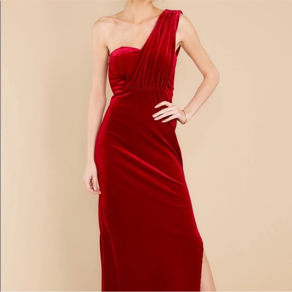 Elegant Velvet One-Shoulder Red Dress - Picture 2 of 9